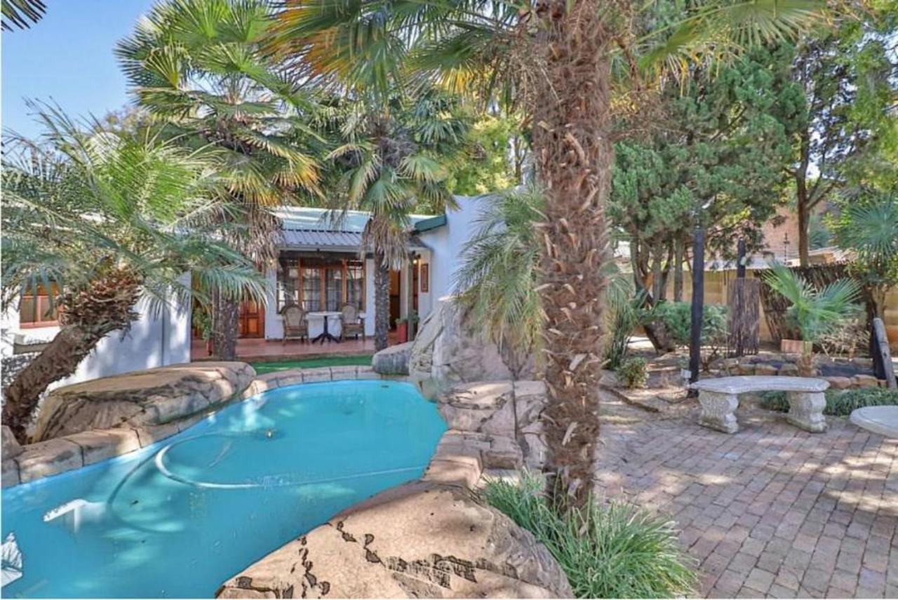 The Link Guest Lodge Kempton Park Bagian luar foto