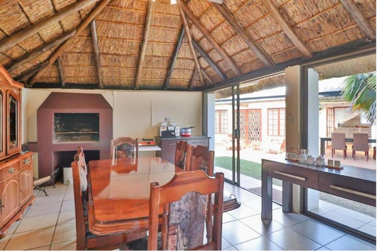 The Link Guest Lodge Kempton Park Bagian luar foto